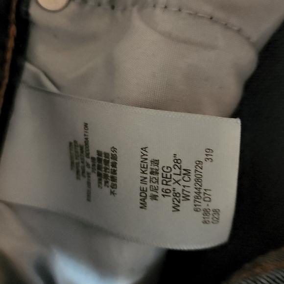 LIKE NEW!Levi's Slim Jeans - Picture 6 of 6